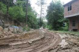 在農村村幹部帶頭集資修水泥路，國家的補貼多久才能下發？